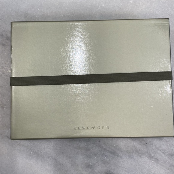 LEVENGER personalized “Sara” Luxe notebook - Black Small - Picture 9 of 10